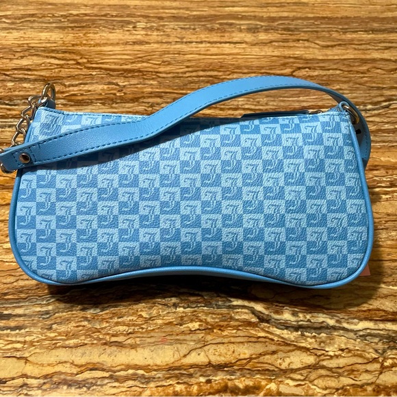 Juicy Couture - Picture 17 of 17